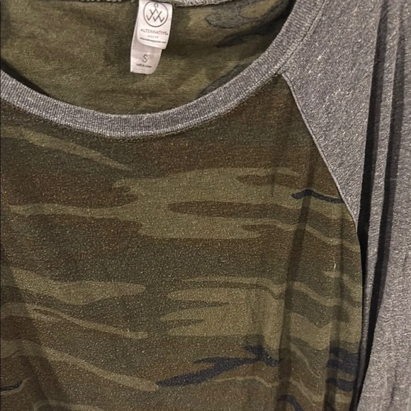 Casual Camouflage & Grey Raglan Sleeve Top (Size Small) - Picture 3 of 5